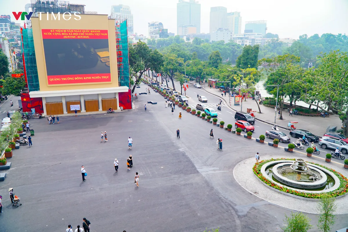 Quảng trường Đông Kinh Nghĩa Thục khoác lên mình diện mạo mới  - Ảnh 14.