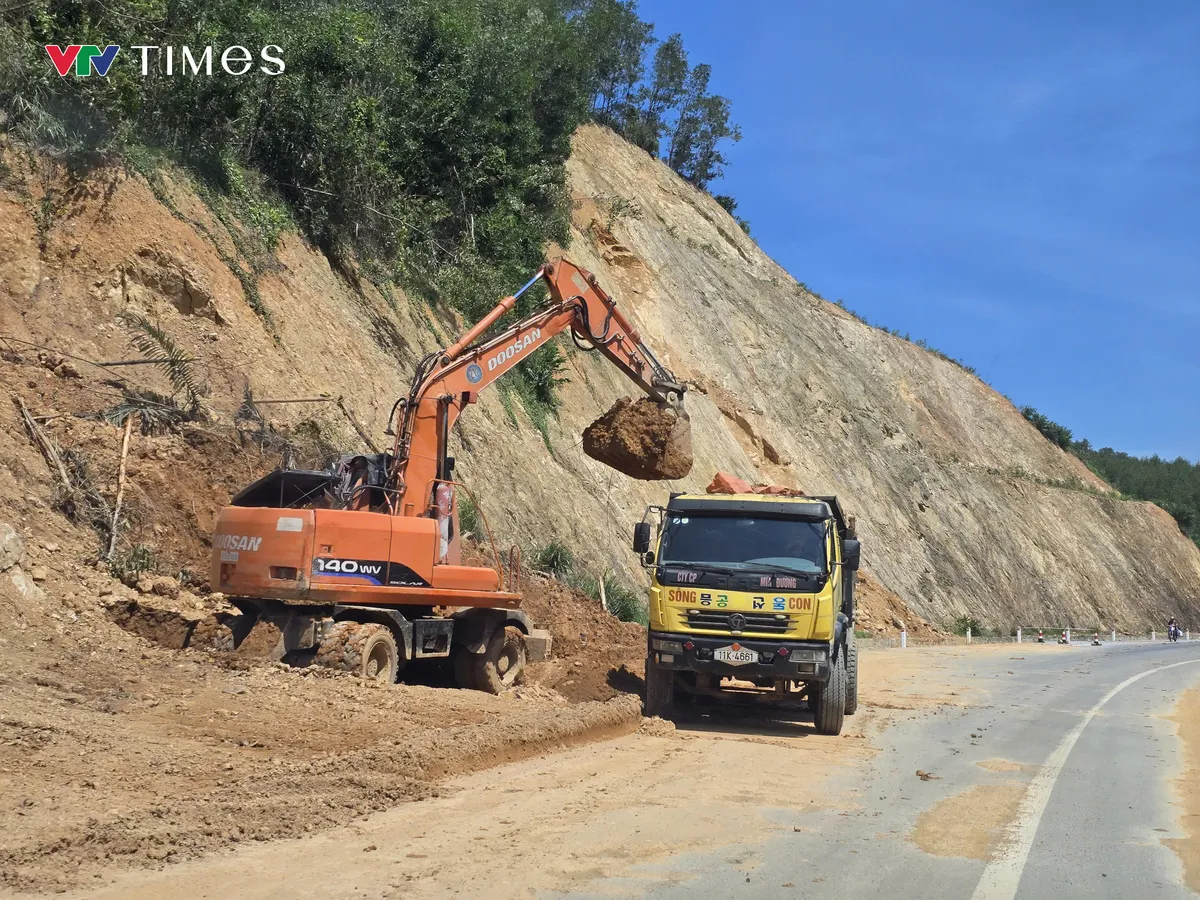 Nghệ An: Tuyến đường gần 740 tỷ đồng đưa vào sử dụng 1 năm đã xuất hiện nhiều điểm sạt lở - Ảnh 3.