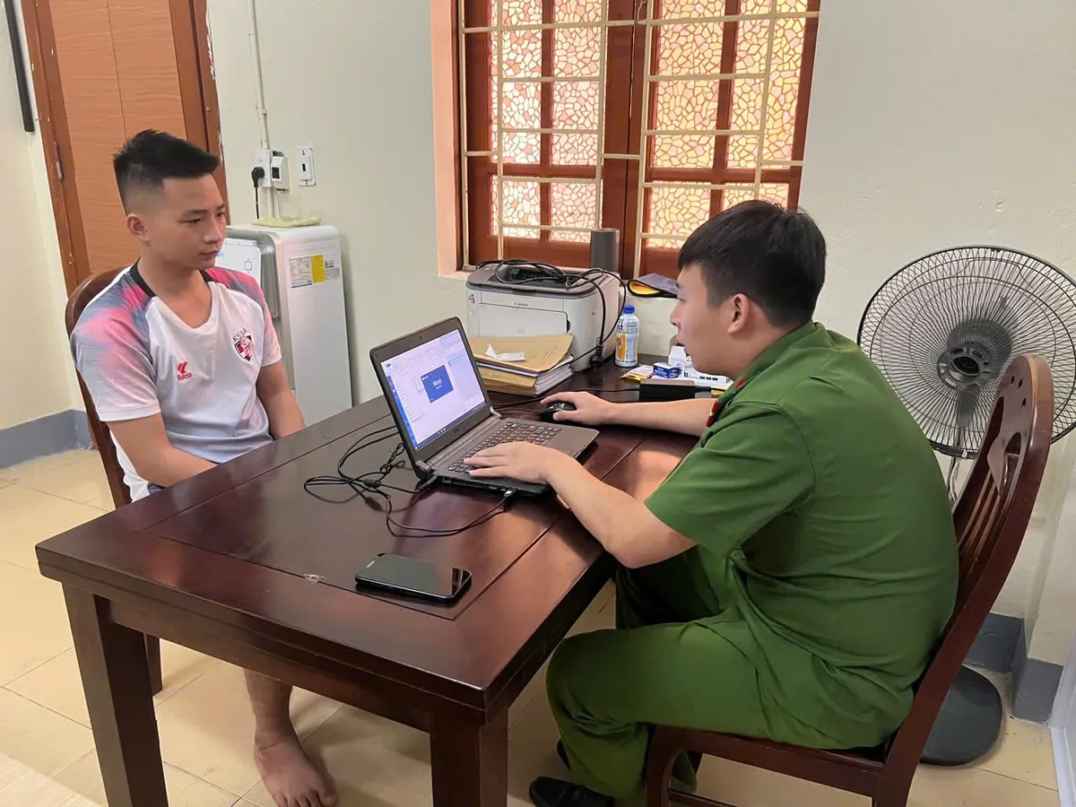 Bắt 2 anh em ruột đột nhập công ty trộm cắp 44 cuộn dây điện - Ảnh 2.