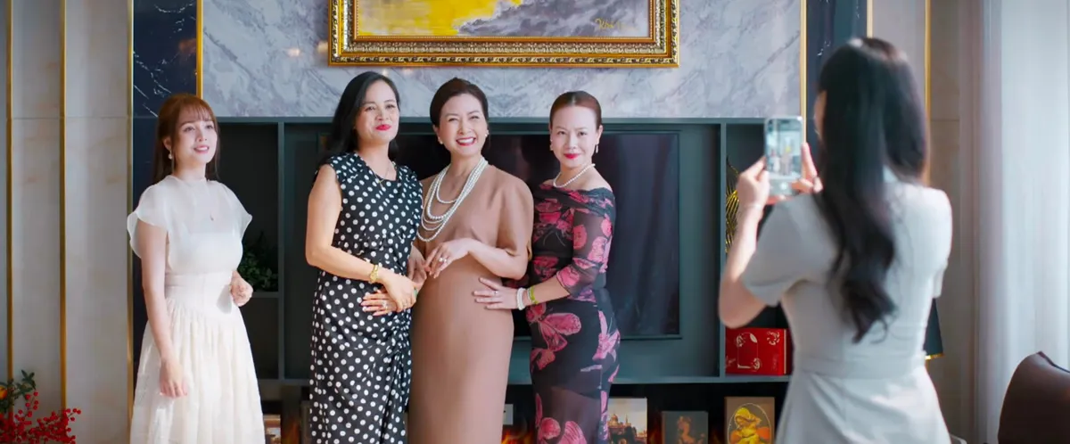 Gió ngang khoảng trời xanh - Tập 15: Mỹ Anh quyết tâm hầu hạ hội phu nhân - Ảnh 1.