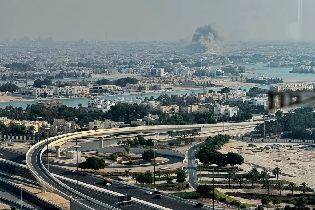 Israel vượt qua lằn ranh đỏ trong cuộc tấn công ở Doha của Qatar - Ảnh 1. Israel vượt qua lằn ranh đỏ trong cuộc tấn công ở Doha của Qatar - Ảnh 1.