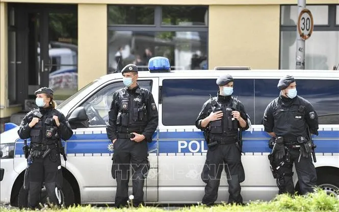 Cảnh sát tuần tra tại Berlin, Đức (Ảnh tư liệu: AFP/TTXVN) Cảnh sát tuần tra tại Berlin, Đức (Ảnh tư liệu: AFP/TTXVN)