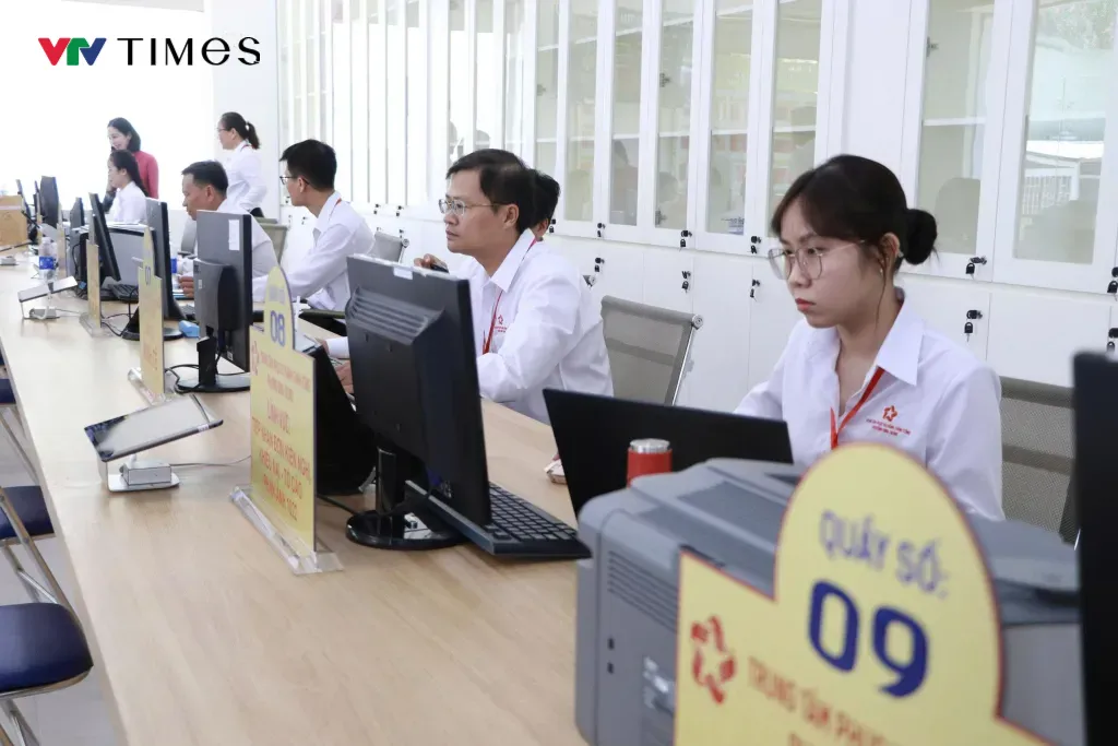 TP Hồ Chí Minh tăng tốc cải cách hành chính, tiếp nhận hơn 600.000 hồ sơ qua mạng - Ảnh 1.