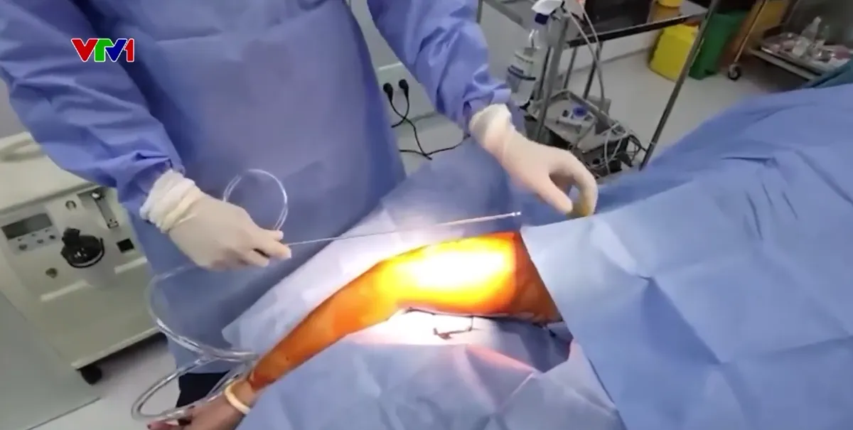 Giả danh để phẫu thuật thẩm mỹ trái phép - Ảnh 3.