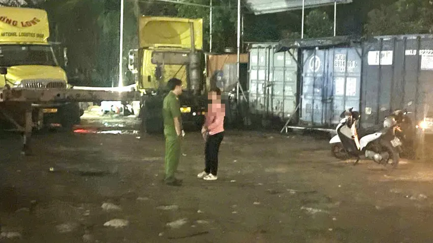 Người đàn ông nghi bị điện giật tử vong khi rửa xe ở TP Hồ Chí Minh  - Ảnh 1.