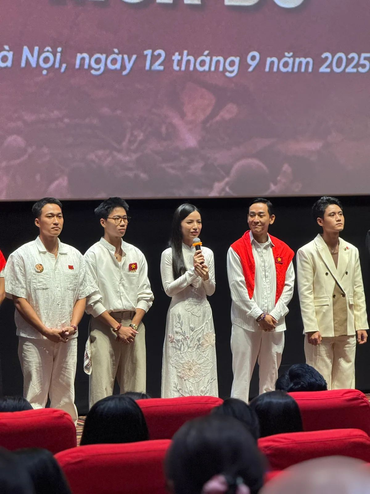 Diễn viên Lê Hạ Anh, vai o Hồng. Diễn viên Lê Hạ Anh, vai o Hồng.