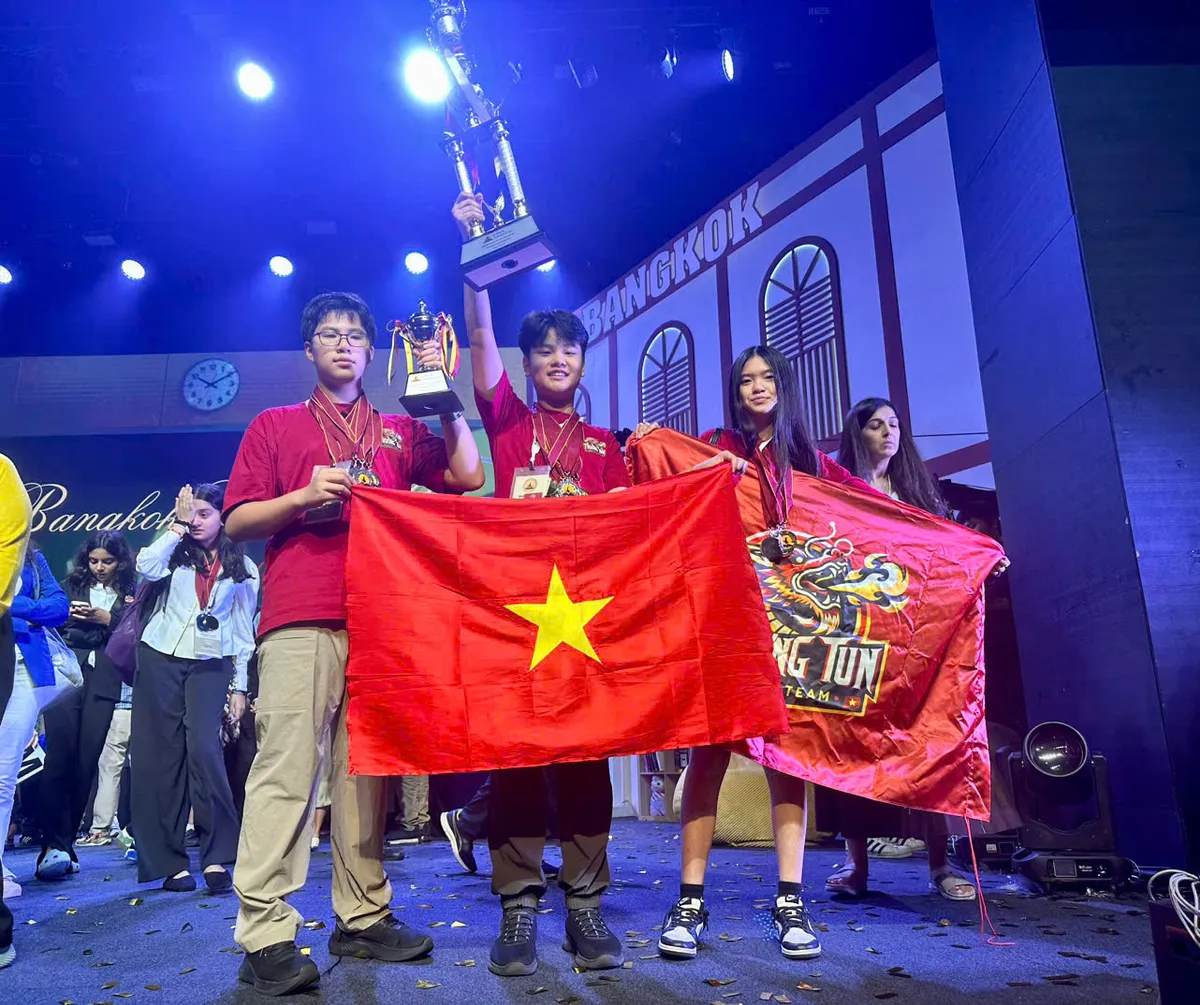 Việt Nam lần đầu giành 2 giải vô địch toàn cầu ở World Scholar's Cup 2025- Ảnh 1. Việt Nam lần đầu giành 2 giải vô địch toàn cầu ở World Scholar's Cup 2025- Ảnh 1.