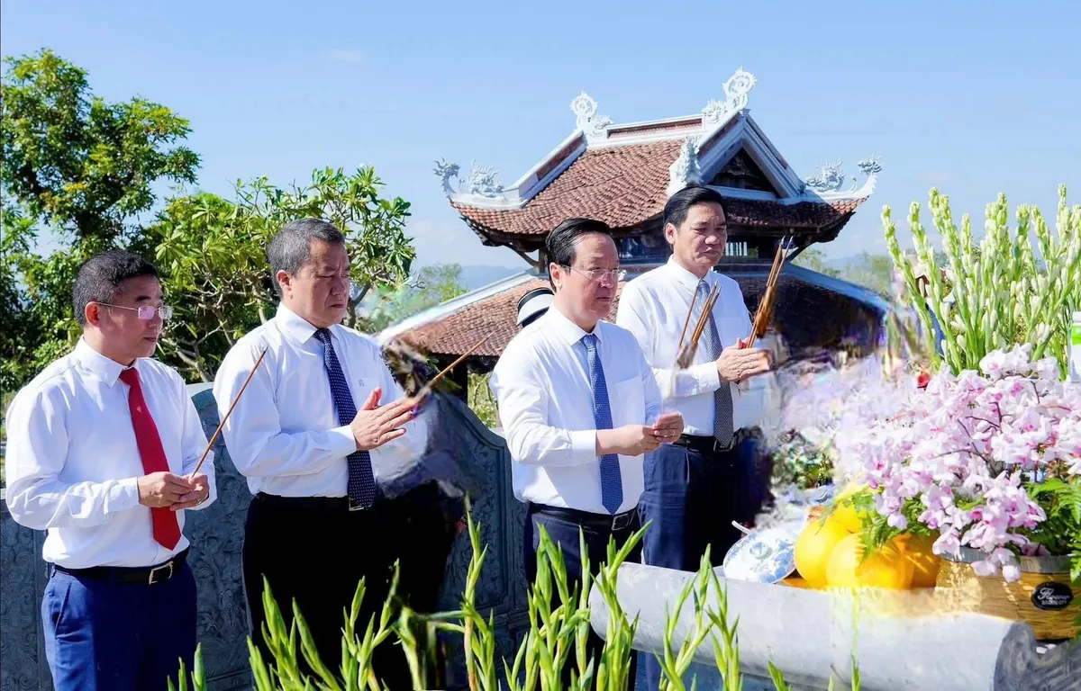 Trang trọng lễ giỗ Chủ tịch Hồ Chí Minh lần thứ 56 - Ảnh 1.