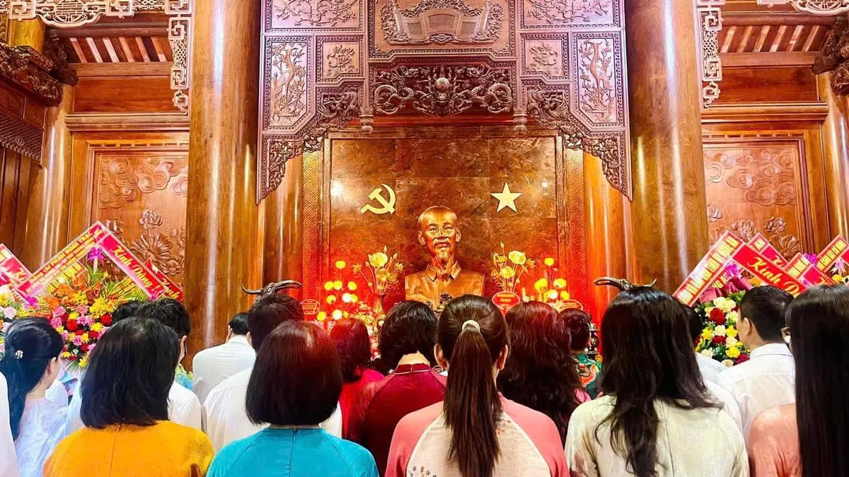 Trang trọng lễ giỗ Chủ tịch Hồ Chí Minh lần thứ 56 - Ảnh 2.