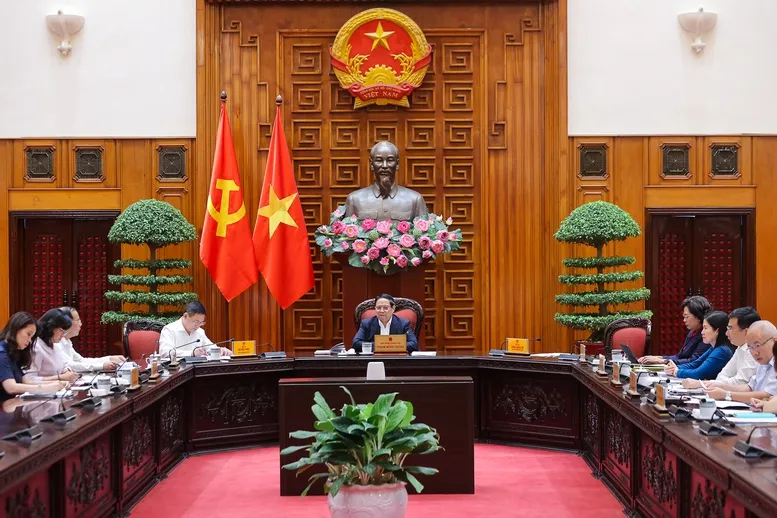 Thủ tướng: Ứng phó kịp thời, linh hoạt, hiệu quả với tác động, thách thức từ bên ngoài - Ảnh 1.