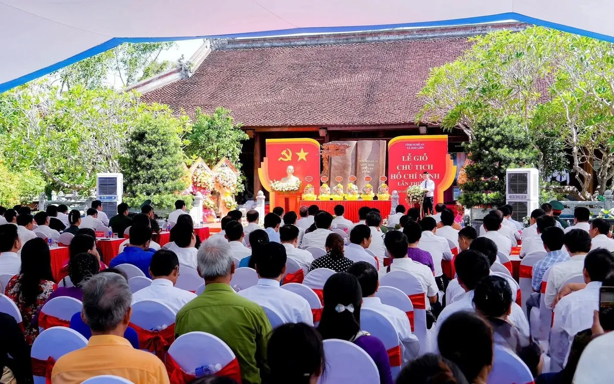 Quang cảnh lễ giỗ Chủ tịch Hồ Chí Minh lần thứ 56 - Ảnh: Thông Hoàng.