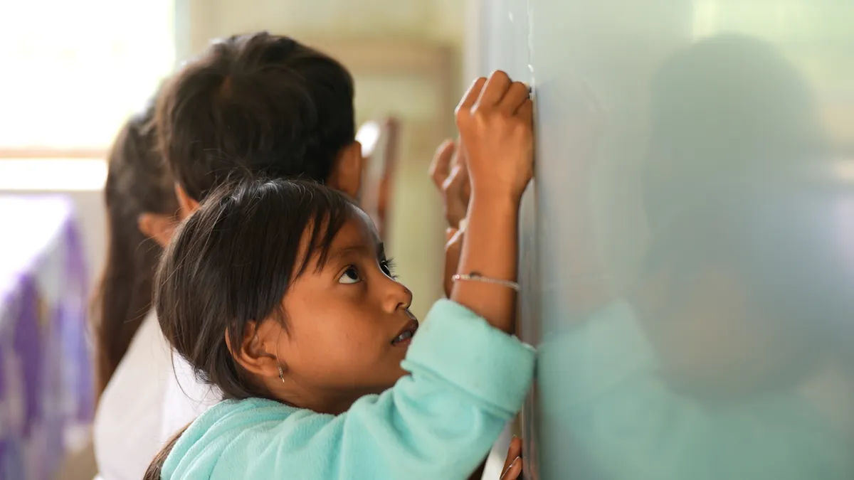 Điểm trường Đồng Tâm: Nơi học sinh gánh nước nuôi dưỡng ước mơ học chữ - Ảnh 7.