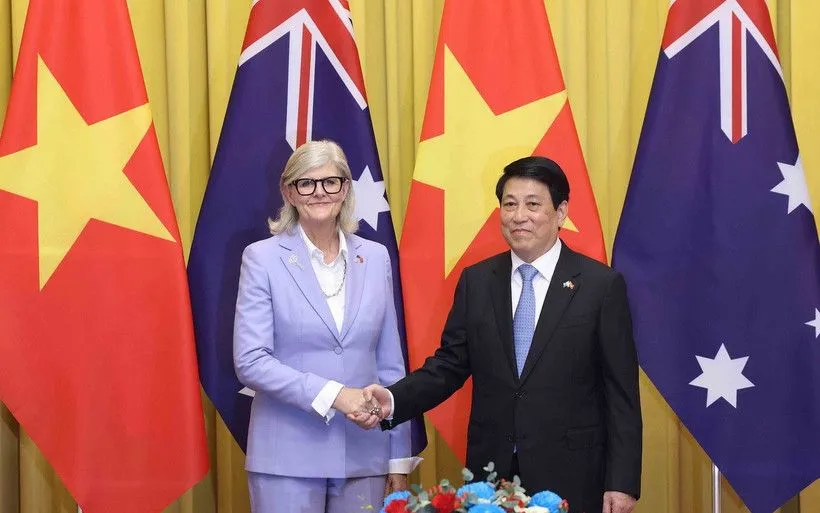 Chủ tịch nước Lương Cường và Toàn quyền Australia Sam Mostyn chụp ảnh chung trước khi tiến hành hội đàm. (Ảnh: TTXVN) Chủ tịch nước Lương Cường và Toàn quyền Australia Sam Mostyn chụp ảnh chung trước khi tiến hành hội đàm. (Ảnh: TTXVN)