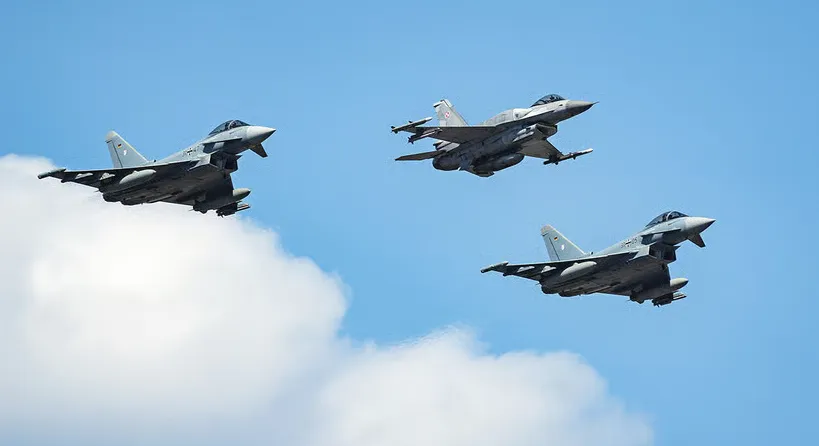 NATO tăng cường phòng thủ trên không - Ảnh 1.