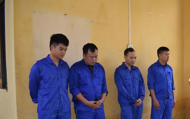 Nhóm đối tượng dàn dựng mua bán tiền điện tử để cướp giật 3 tỷ đồng của khách. (Ảnh: CA) Nhóm đối tượng dàn dựng mua bán tiền điện tử để cướp giật 3 tỷ đồng của khách. (Ảnh: CA)