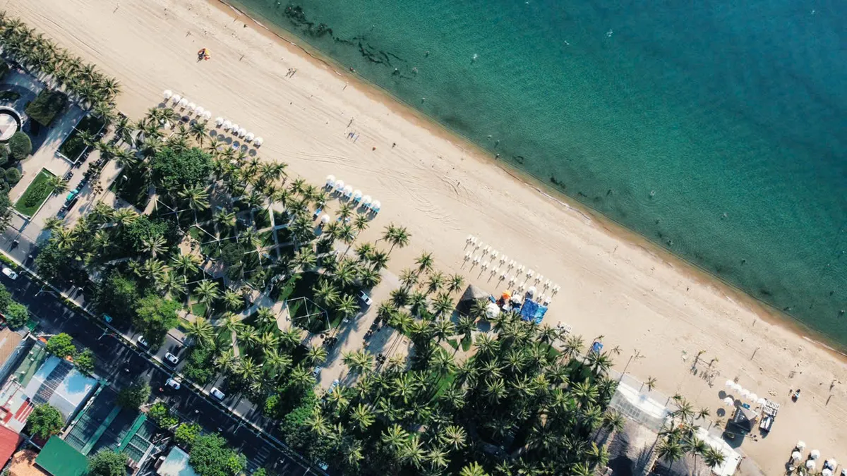 Xây dựng thương hiệu Khánh Hòa - điểm đến xanh toàn diện- Ảnh 1. Xây dựng thương hiệu Khánh Hòa - điểm đến xanh toàn diện- Ảnh 1.