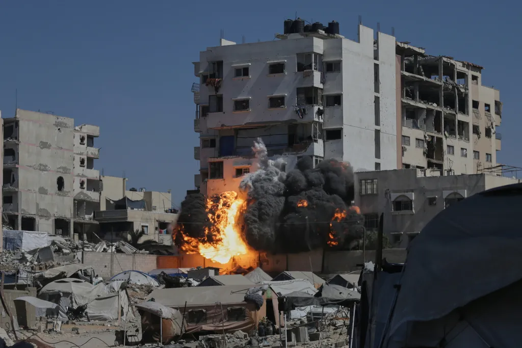 Israel tăng cường tấn công thành phố Gaza khi nhiều cư dân từ chối sơ tán- Ảnh 1. Israel tăng cường tấn công thành phố Gaza khi nhiều cư dân từ chối sơ tán- Ảnh 1.
