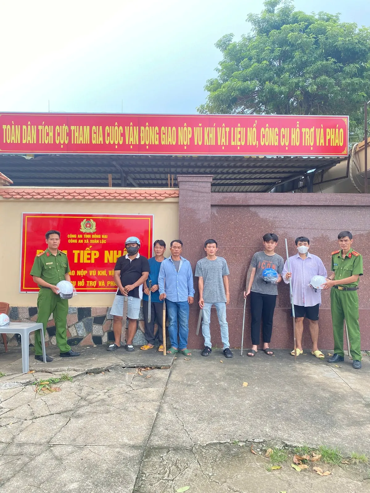 Công an Đồng Nai triển khai nhiều mô hình thu hồi vũ khí, vật liệu nổ- Ảnh 2.