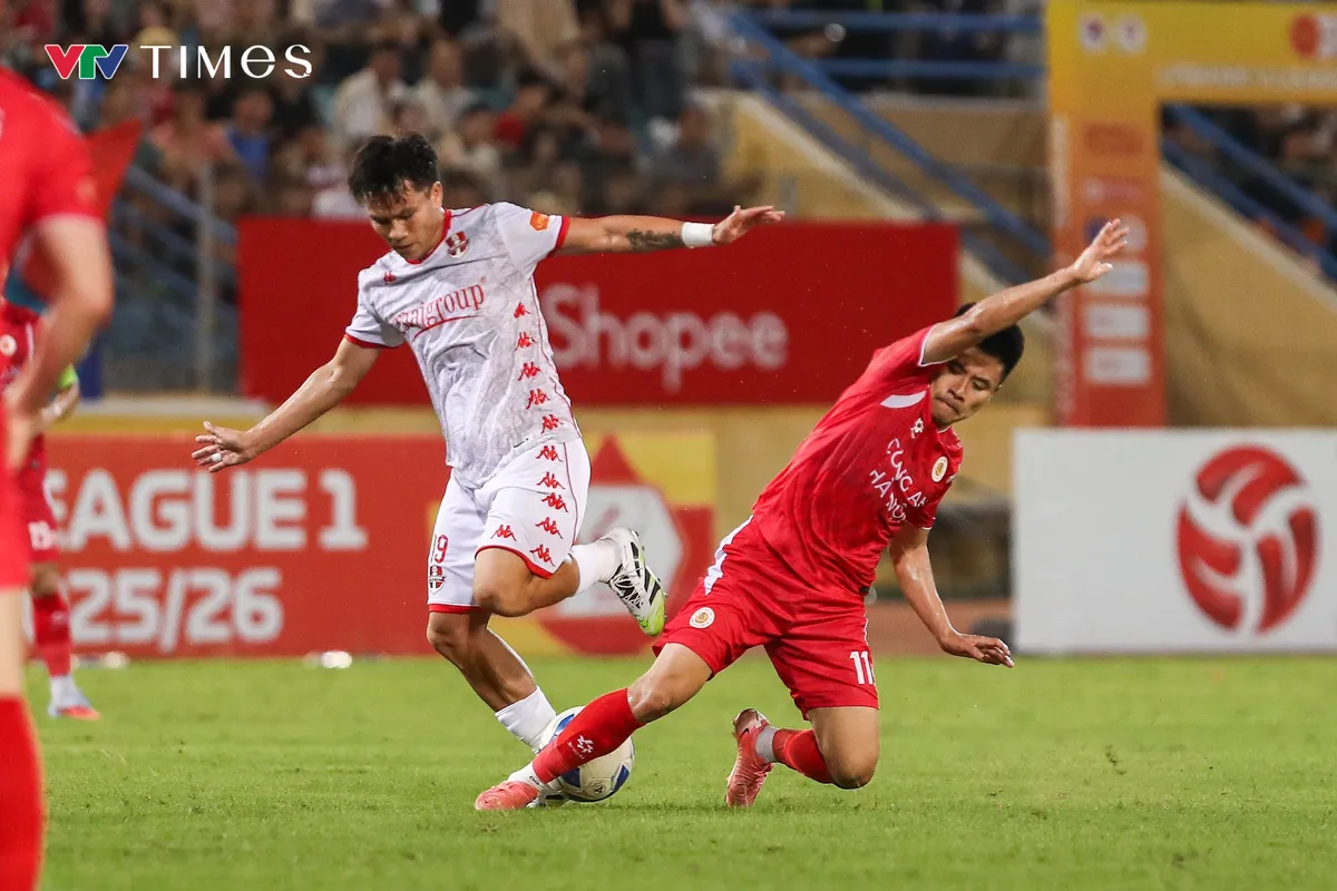 Quang Hải ghi si&ecirc;u phẩm, C&ocirc;ng an H&agrave; Nội FC tạm chiếm đỉnh bảng V.League 2025-2026- Ảnh 1.