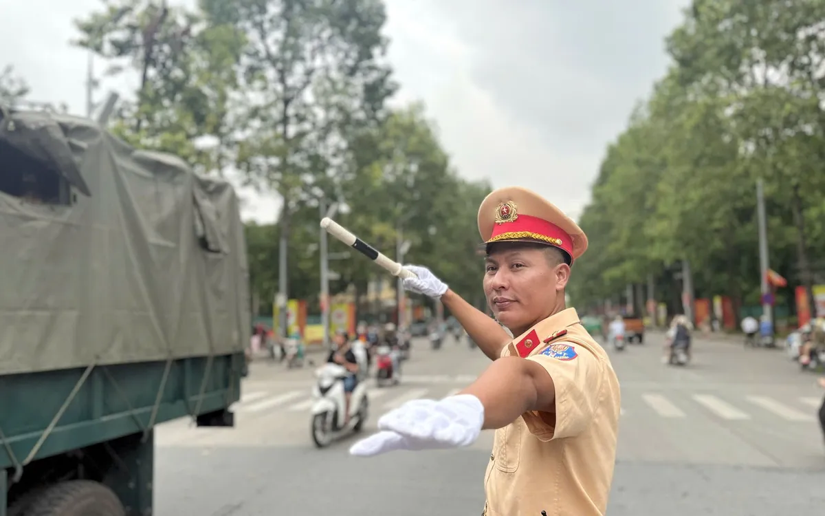 Lực lượng Cảnh sát Giao thông điều chỉnh giao thông (Ảnh minh họa)