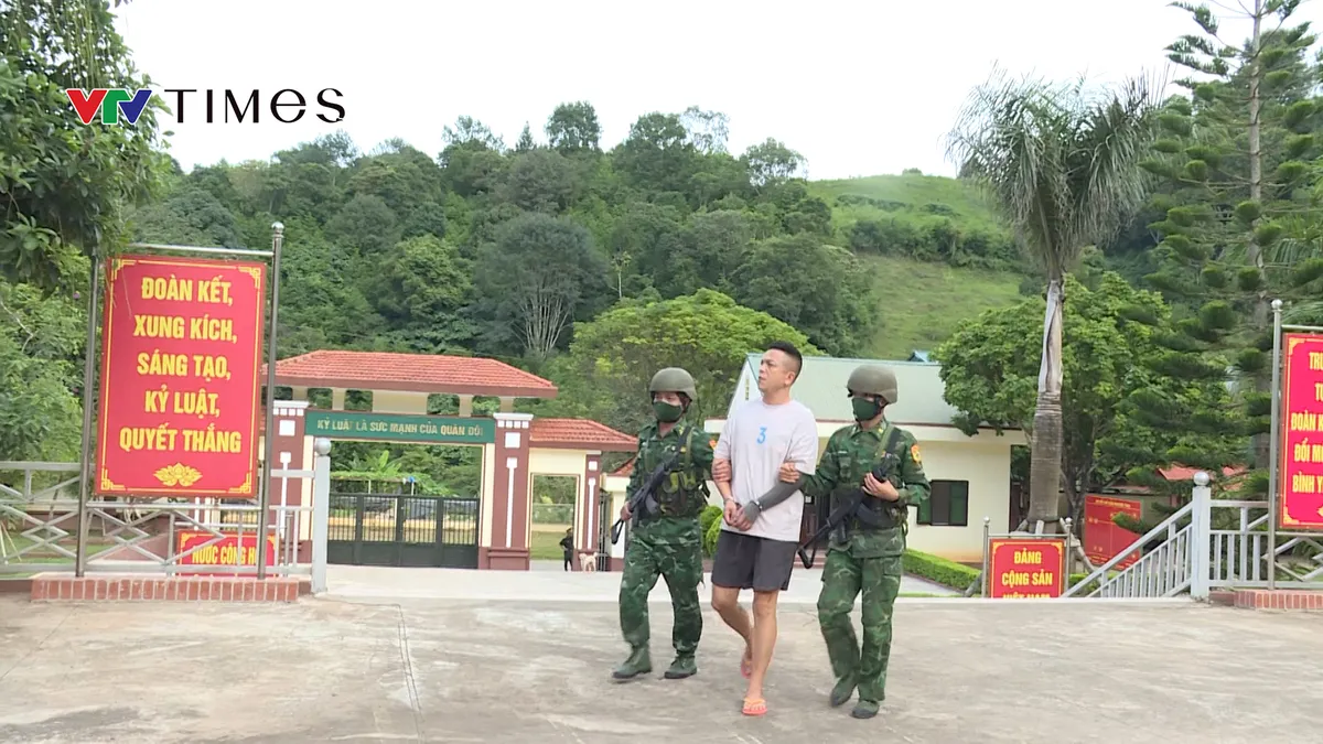 Bộ đội Bi&ecirc;n ph&ograve;ng Sơn La bắt giữ đối tượng truy n&atilde; khi nhập cảnh - Ảnh 1.