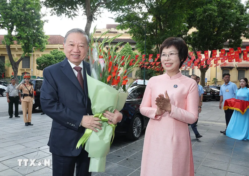 Tổng Bí thư: TTXVN tiếp tục khẳng định vai trò là cơ quan thông tin chiến lược, tin cậy của Đảng và Nhà nước - Ảnh 1.