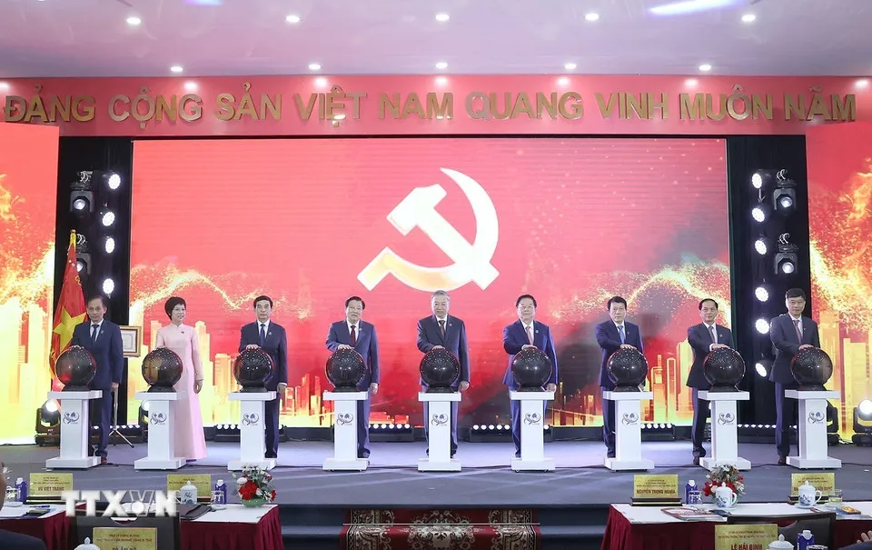 Tổng Bí thư: TTXVN tiếp tục khẳng định vai trò là cơ quan thông tin chiến lược, tin cậy của Đảng và Nhà nước - Ảnh 9.