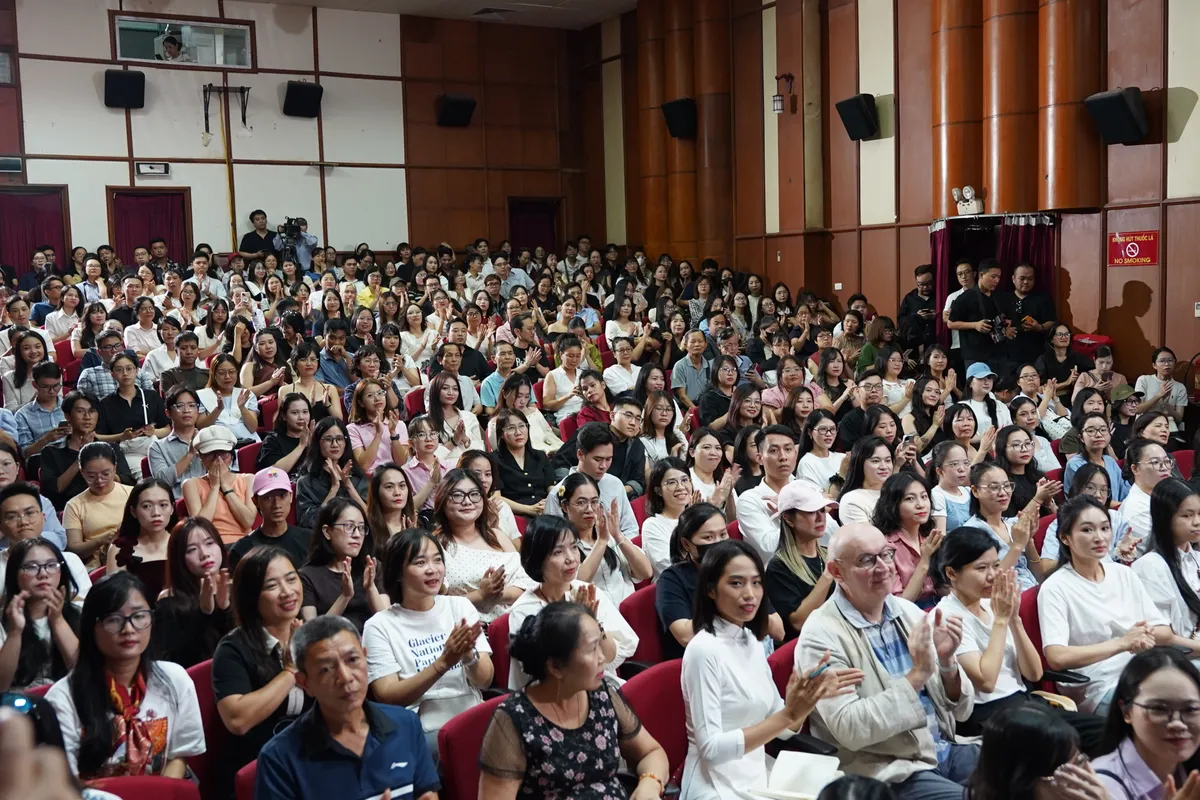 Chân trời rực rỡ: Từ concert của Hà Anh Tuấn đến những thước phim tài liệu - Ảnh 7.