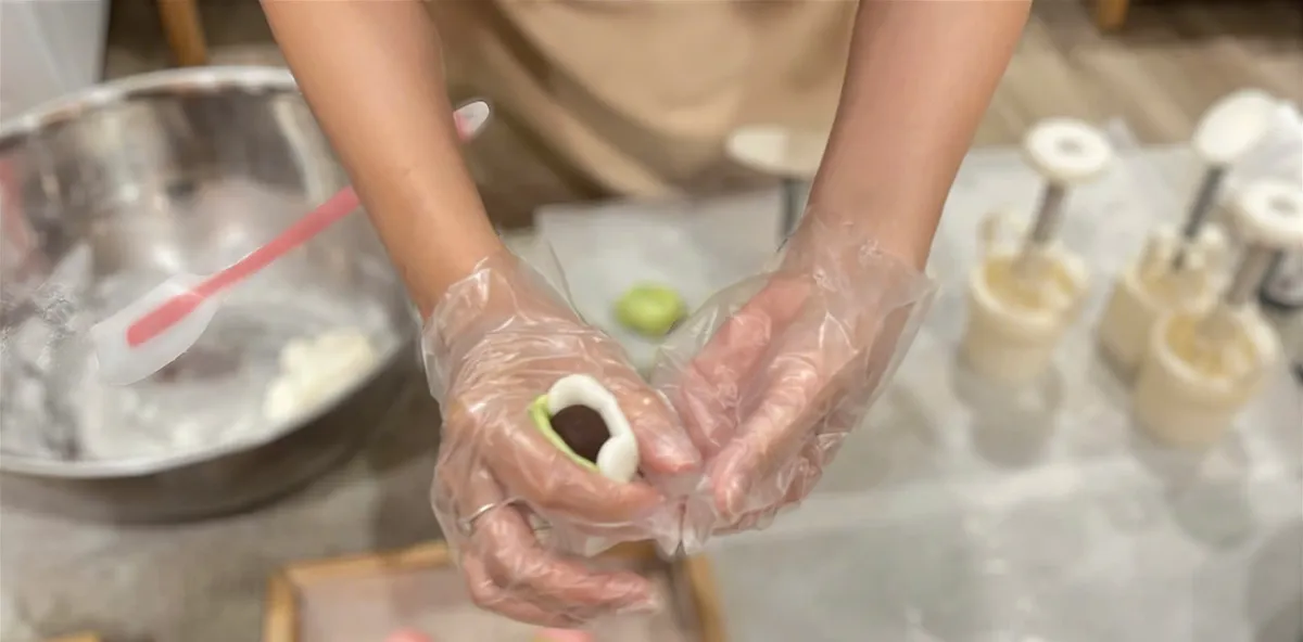 Thử làm món bánh Trung thu lạnh- Ảnh 6. Thử làm món bánh Trung thu lạnh- Ảnh 6.