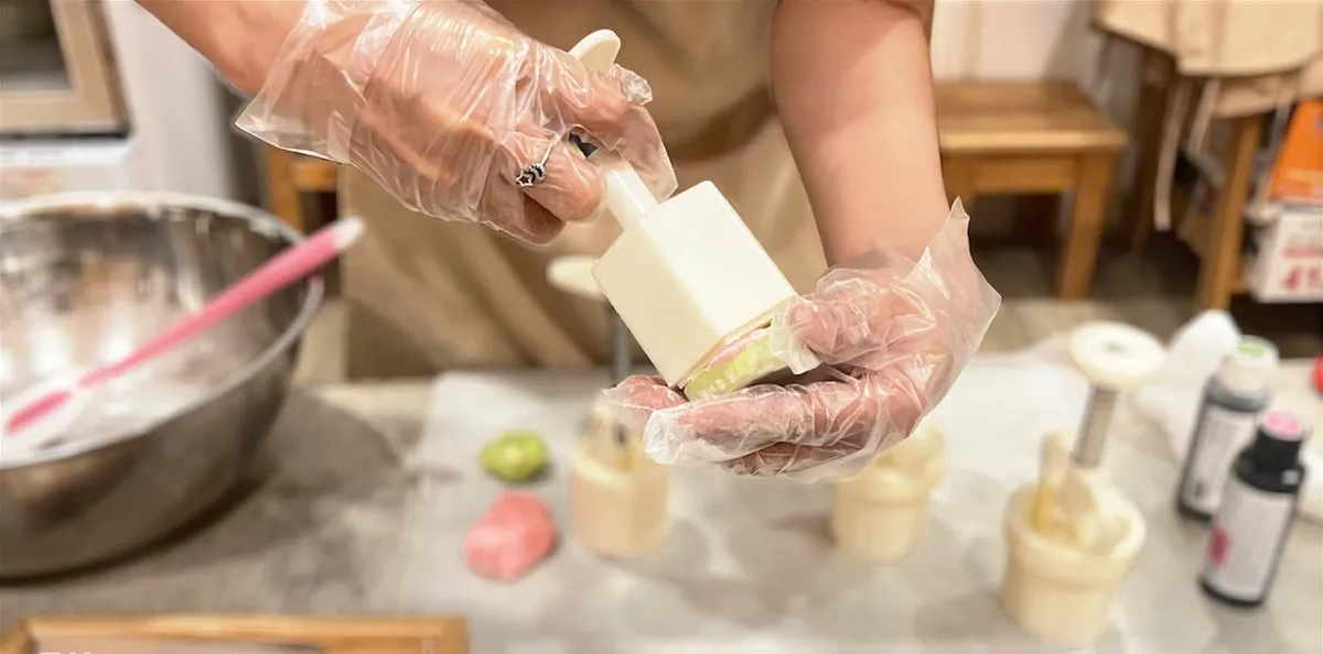 Thử làm món bánh Trung thu lạnh- Ảnh 7. Thử làm món bánh Trung thu lạnh- Ảnh 7.