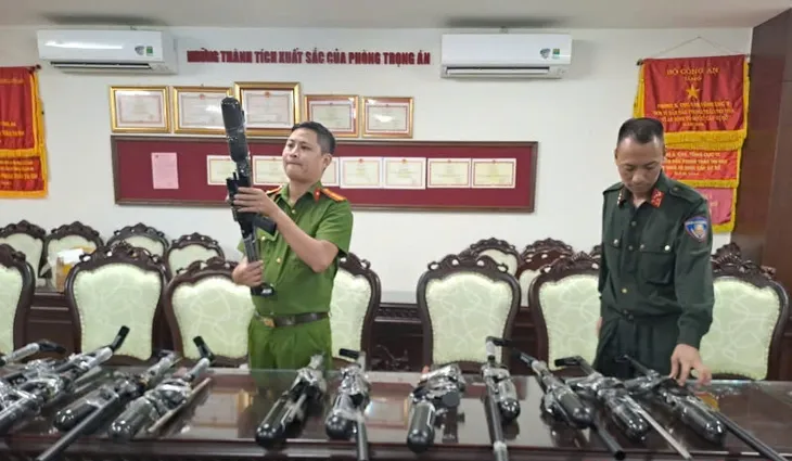 Bộ Công an triệt phá đường dây sản xuất, mua bán vũ khí quân dụng quy mô lớn  - Ảnh 4.