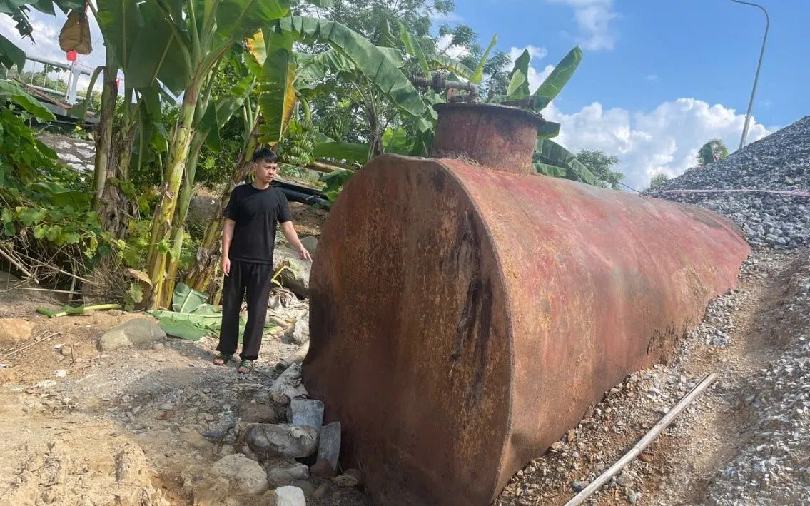 Đối tượng Phạm Tấn Dũng tại hiện trường gây án. Ảnh: Công an Quảng Ninh Đối tượng Phạm Tấn Dũng tại hiện trường gây án. Ảnh: Công an Quảng Ninh