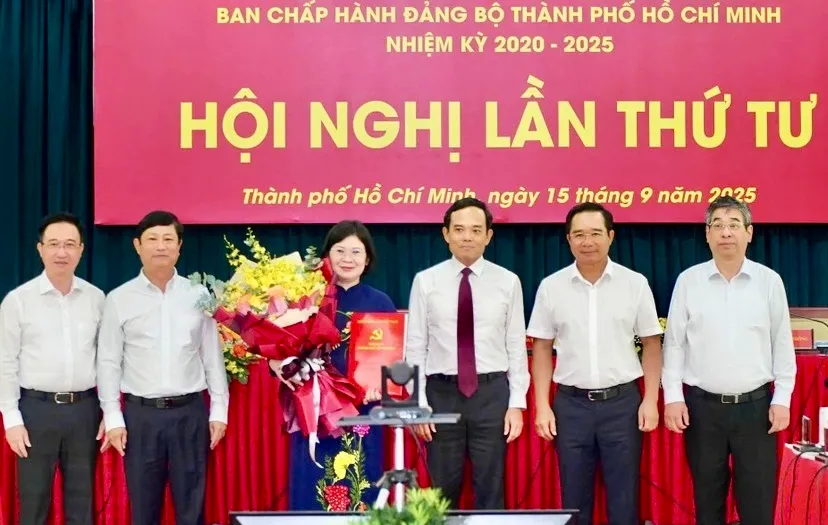 TP Hồ Chí Minh chuẩn bị Đại hội Đảng bộ lần thứ nhất, quyết tâm đạt tăng trưởng hai con số- Ảnh 3. TP Hồ Chí Minh chuẩn bị Đại hội Đảng bộ lần thứ nhất, quyết tâm đạt tăng trưởng hai con số- Ảnh 3.
