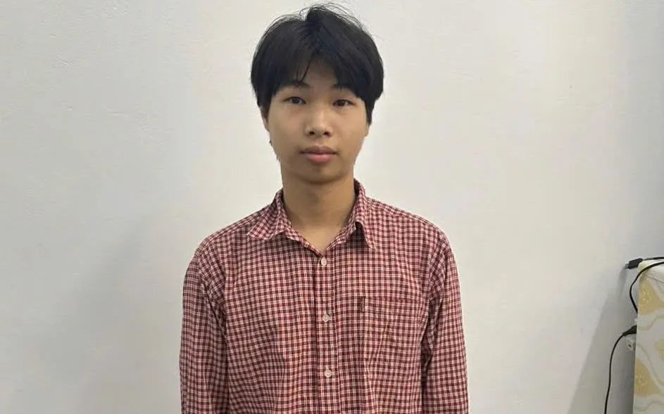 Đối tượng Bùi Lại Việt Anh tại Cơ quan Công an. (Ảnh: CA)