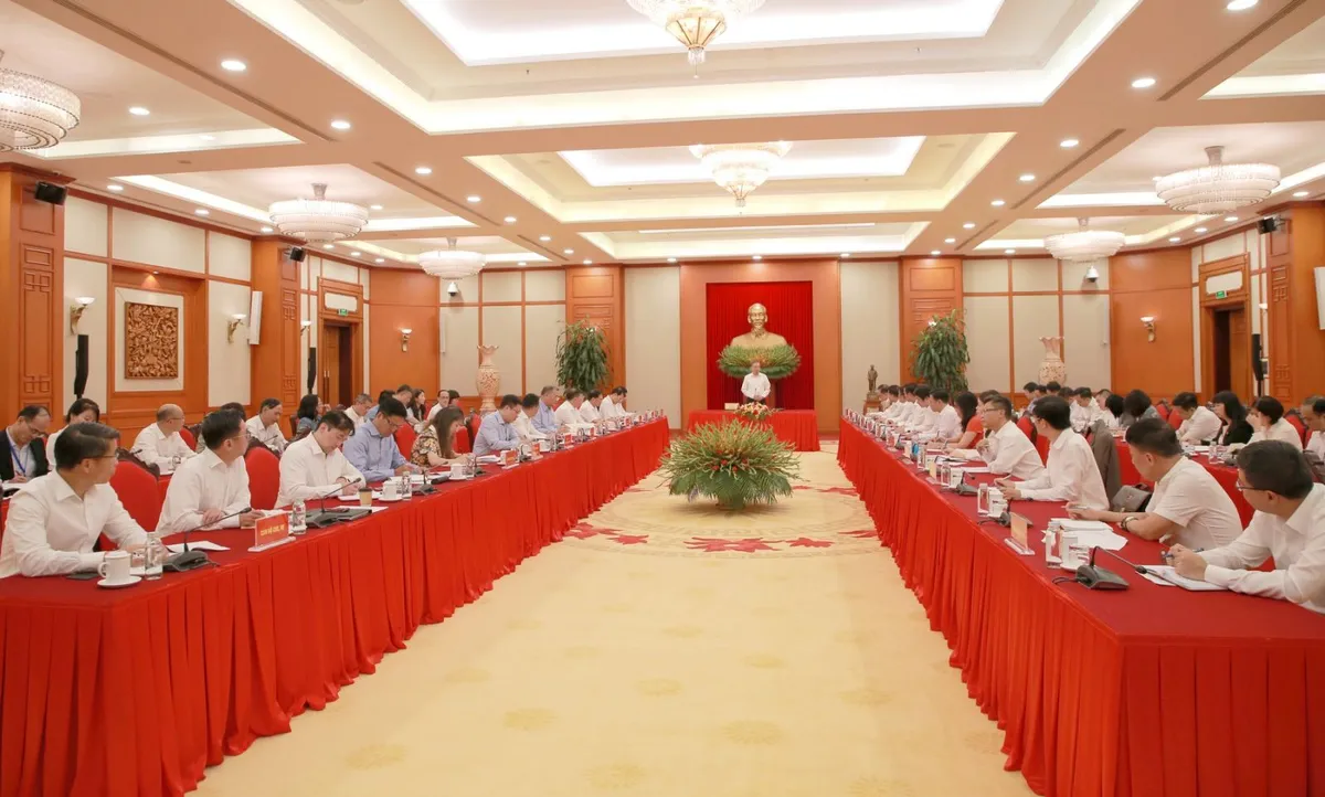 Tổng Bí thư: Ngoại giao Việt Nam tiếp tục kiến tạo hòa bình, mở rộng không gian phát triển, nâng tầm vị thế đất nước - Ảnh 3.