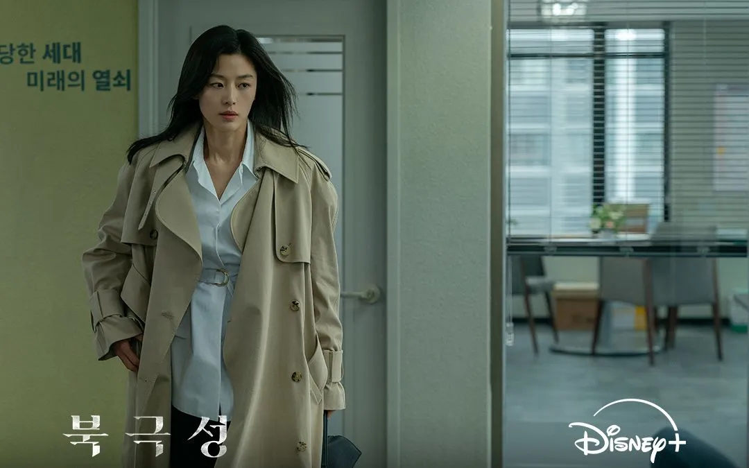 Tạo hình của Jun Ji Hun trong phim "Tempest" (Ảnh: Disney+)