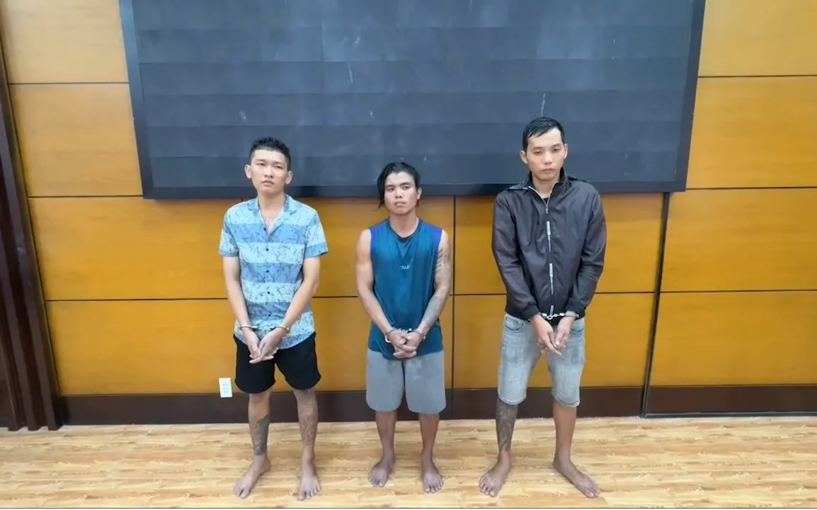 Từ trái qua: Trần Bảo Quốc, Đặng Trung Nghĩa, Nguyễn Văn Lil. (Ảnh: Công an TP Hồ Chí Minh) Từ trái qua: Trần Bảo Quốc, Đặng Trung Nghĩa, Nguyễn Văn Lil. (Ảnh: Công an TP Hồ Chí Minh)
