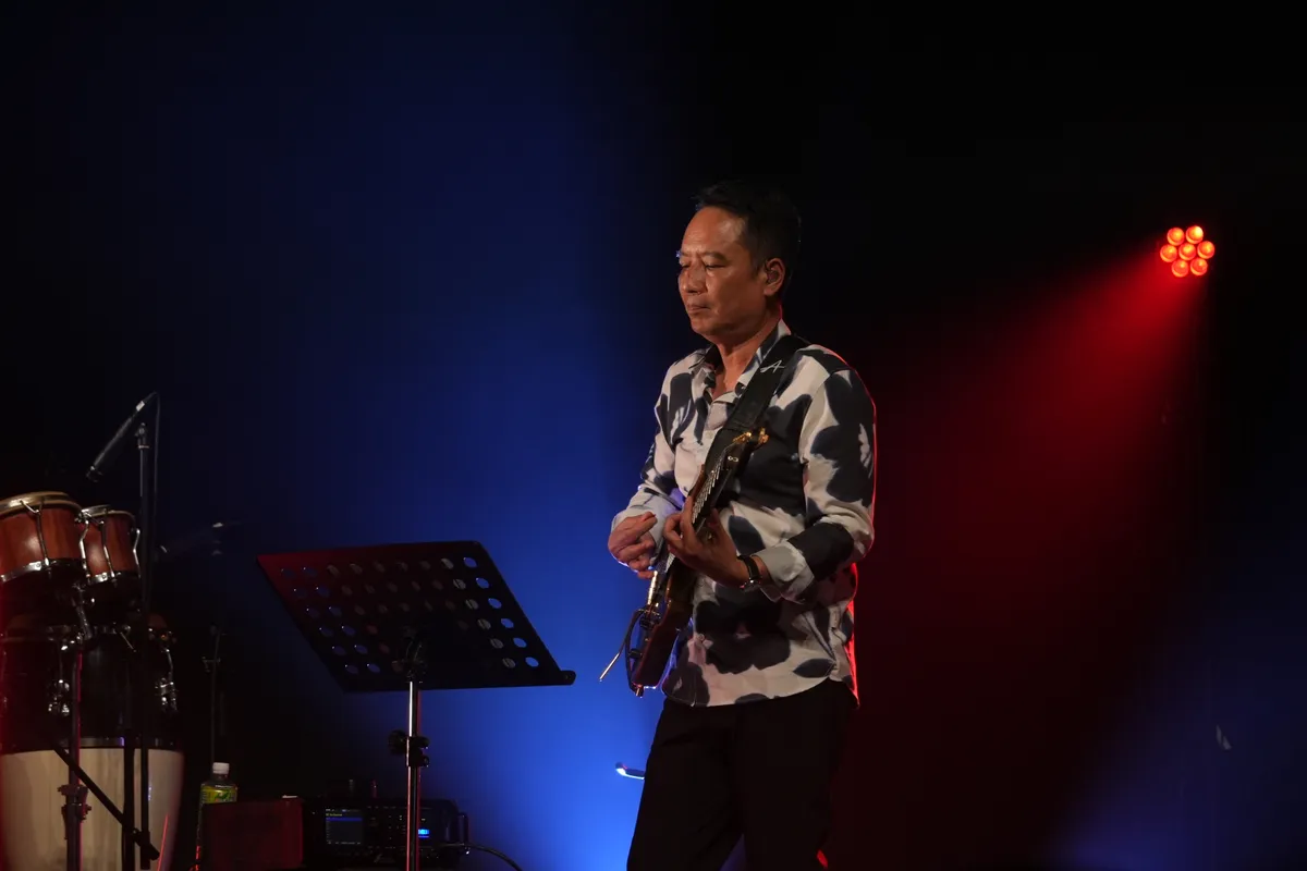 Cả gia đình đồng hành với diva Mỹ Linh trong tour lưu diễn châu Á đầu tiên - Ảnh 2.