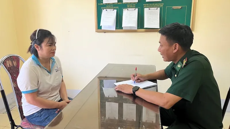 Bộ đội Biên phòng Lào Cai bắt giữ nhóm đối tượng tổ chức cho người khác nhập cảnh trái phép - Ảnh 1.