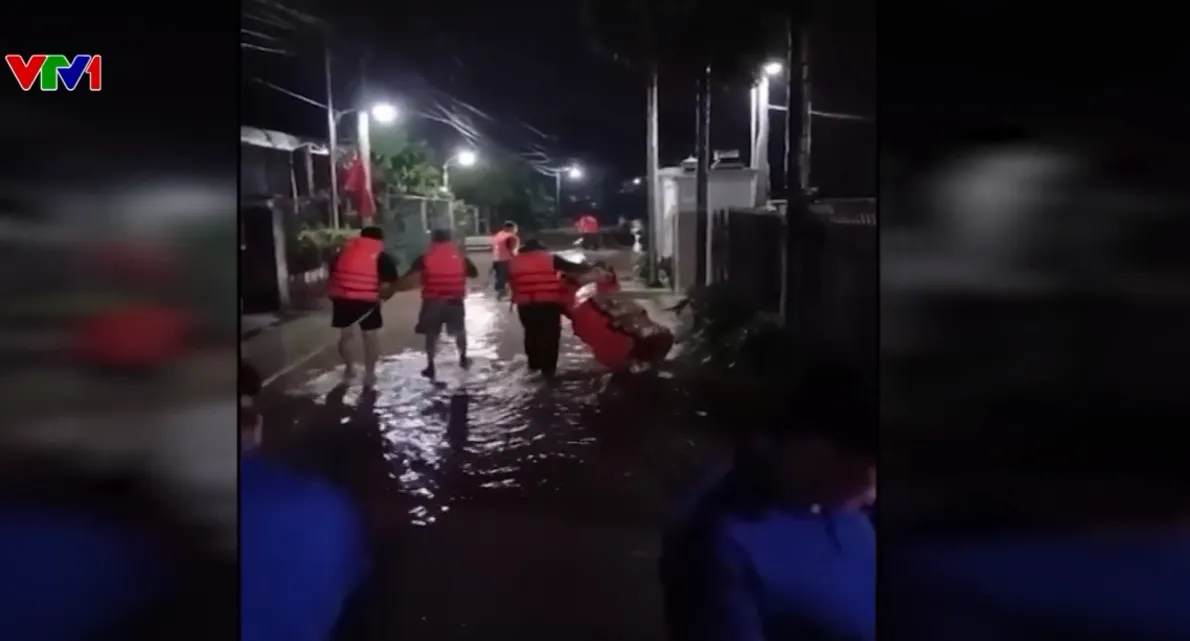 Đồng Nai: 5 đợt lũ liên tiếp, người dân Bình An được dân quân kịp thời hỗ trợ - Ảnh 2.