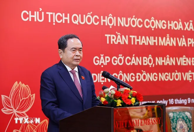 Chủ tịch Quốc hội Trần Thanh Mẫn gặp gỡ cộng đồng người Việt Nam tại Malaysia - Ảnh 1.