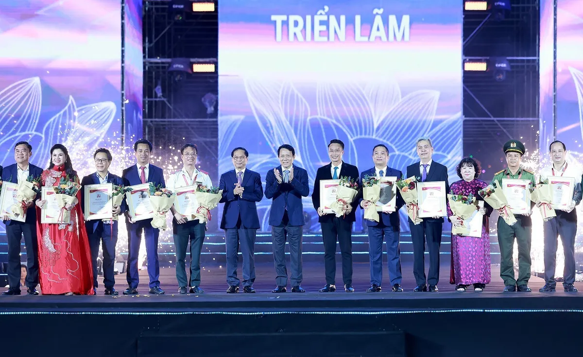 Đài THVN nhận giải thưởng "Không gian trưng bày tiêu biểu” tại Triển lãm thành tựu đất nước - Ảnh 1.
