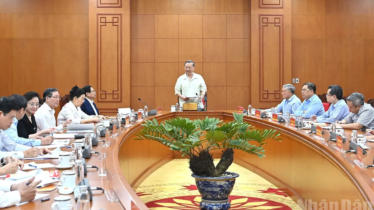 KHẨN TRƯƠNG ĐỀ XUẤT CHỦ TRƯƠNG MỚI CHO PHÁT TRIỂN ĐÔ THỊ VÀ NÔNG THÔN - Ảnh 1.