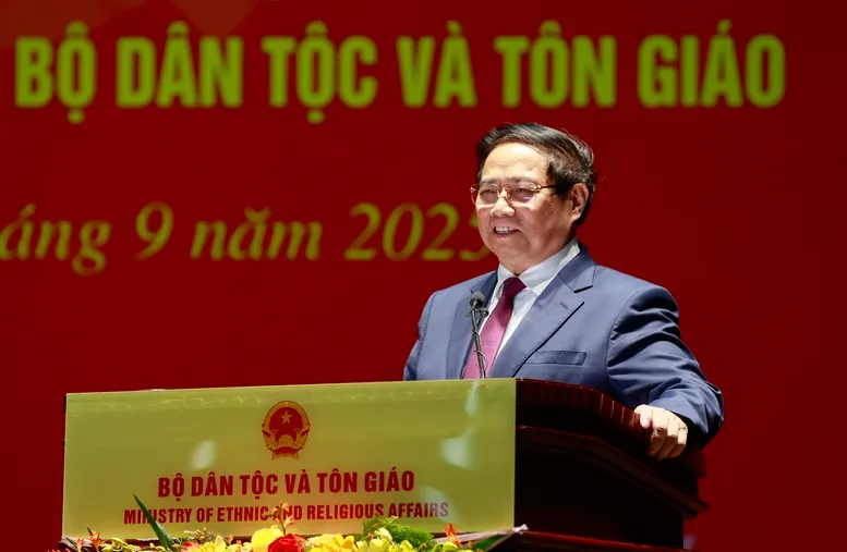 Thủ tướng dự lễ trao Huy hiệu 40 năm tuổi Đảng tặng đồng ch&iacute; Đ&agrave;o Ngọc Dung - Ảnh 1.