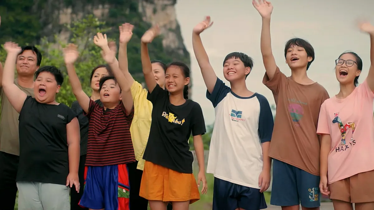 Dàn diễn viên nhí gây sốt, lần đầu xuất hiện trong “Cách em 1 milimet” - Ảnh 1.