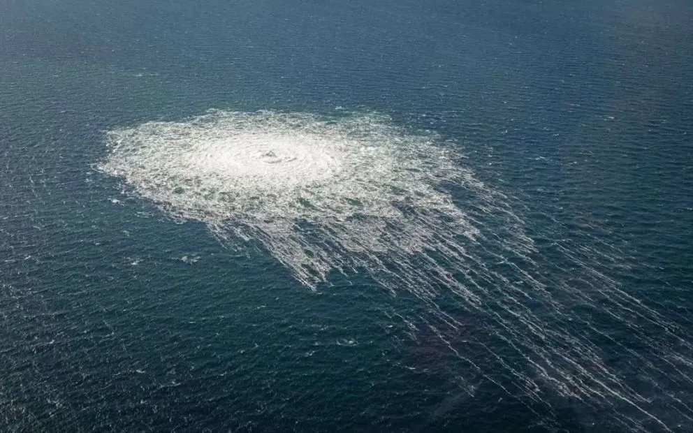 Khí gas rò rỉ tại đường ống Dòng chảy phương Bắc 2, nhìn từ máy bay tiêm kích F-16 của Đan Mạch ở Bornholm, Đan Mạch, ngày 27/9/2022 (Ảnh: Bộ Quốc phòng Đan Mạch/Anadolu Agency/Getty Images)