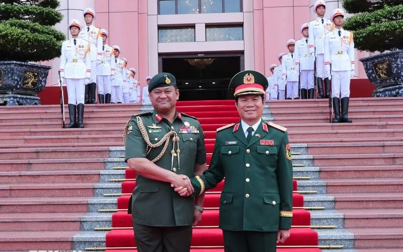 Đại tướng Nguyễn Tân Cương và Thiếu tướng Dato Paduka Seri Faji Muhammad Haszaimi Bin Bol Hassan trước giờ hội đàm. (Ảnh: Trọng Đức/TTXVN) Đại tướng Nguyễn Tân Cương và Thiếu tướng Dato Paduka Seri Faji Muhammad Haszaimi Bin Bol Hassan trước giờ hội đàm. (Ảnh: Trọng Đức/TTXVN)