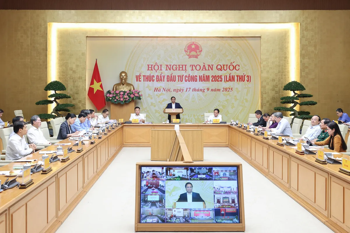 Thủ tướng: Bảo đảm giải ngân 100% vốn đầu tư công, nâng cao chất lượng và phát huy vai trò động lực tăng trưởng- Ảnh 2. Thủ tướng: Bảo đảm giải ngân 100% vốn đầu tư công, nâng cao chất lượng và phát huy vai trò động lực tăng trưởng- Ảnh 2.