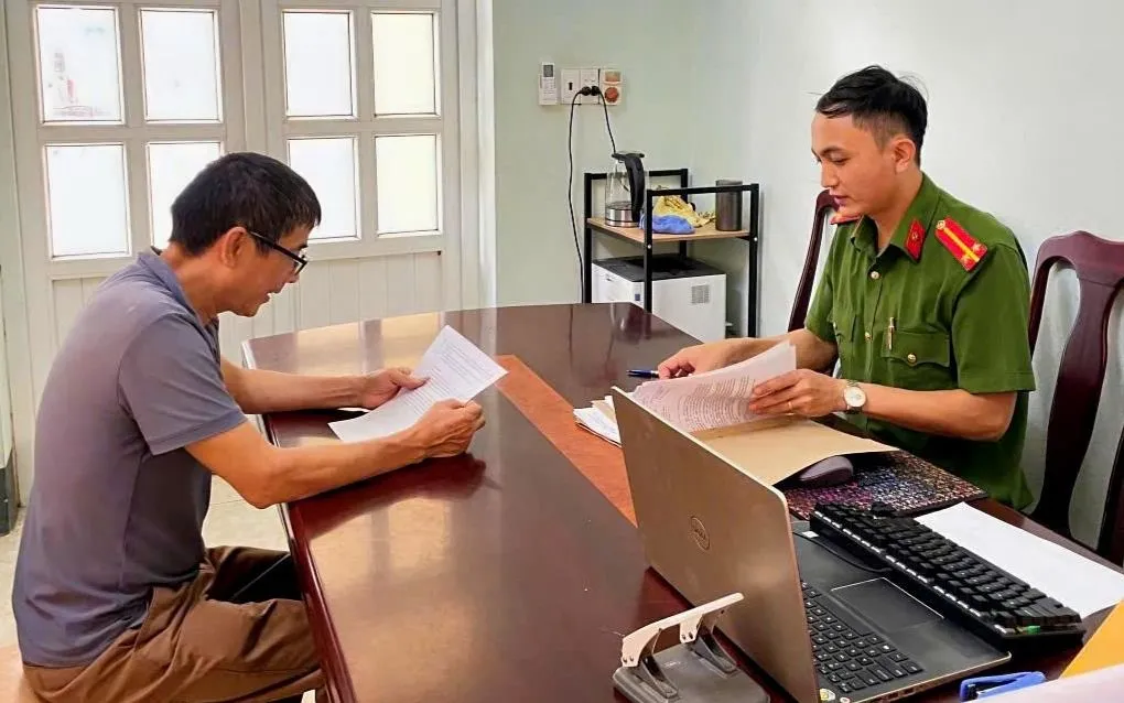 Ông Nguyễn Khắc Tr. Làm việc tại cơ quan Công an. Ảnh: CA