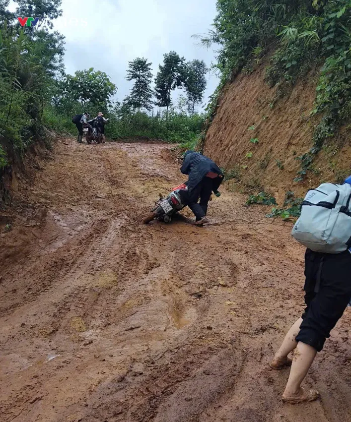 H&agrave;nh tr&igrave;nh đến lớp đầy gian nan của c&ocirc; gi&aacute;o mầm non "cắm bản" ở Điện Bi&ecirc;n - Ảnh 4.
